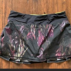 Lululemon running skirt / Skort size 2 Tall